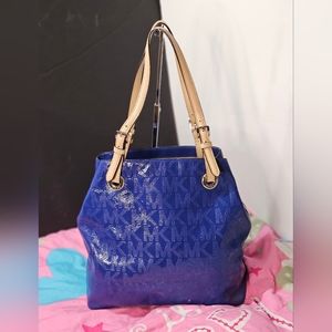 AUTHENTICATED EUC MICHAEL KORS PATENT LEATHER SHOULDER BAG